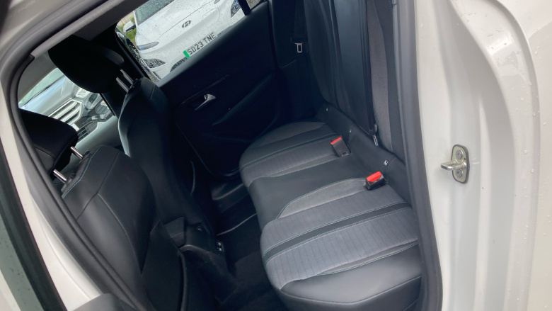 Peugeot 208 1.2 PureTech 100 Allure 5dr Petrol Hatchback